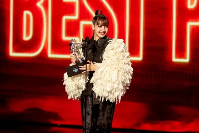 Lisa won the Best Pop award