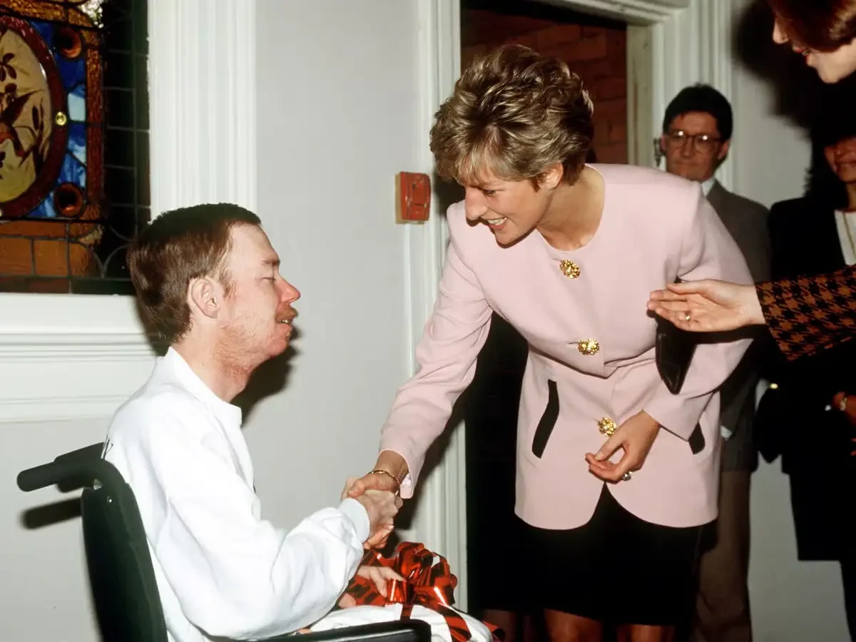 Princess Diana's handshake with HIV/AIDS patient, 1997