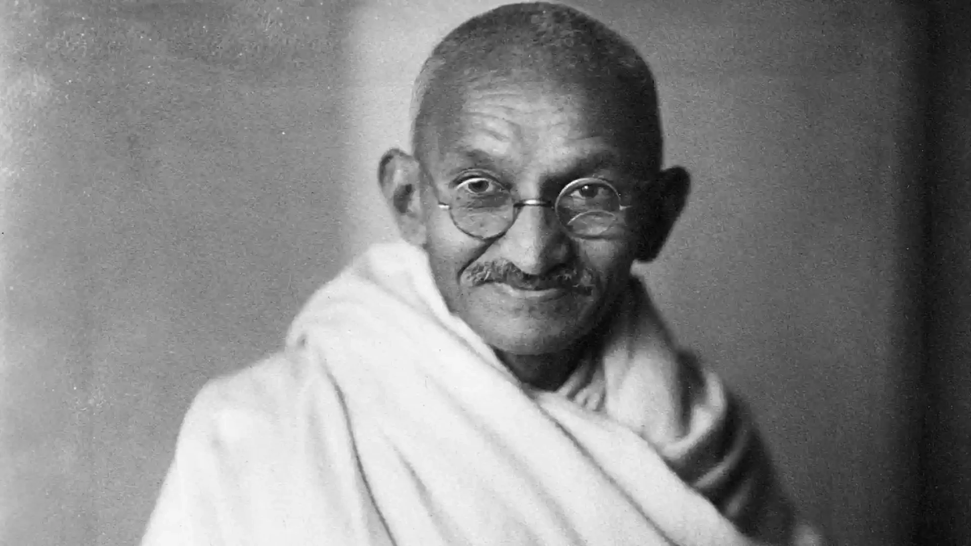 Mahatma Gandhi: Life, Satyagraha, Nonviolence and Role in India’s Independence