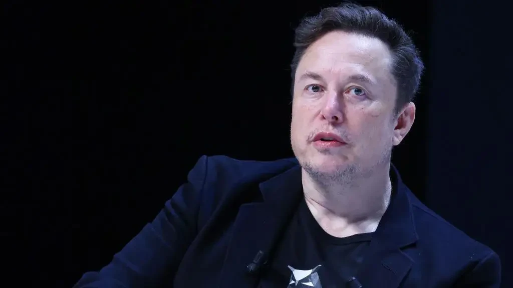 Elon Musk Loses Trillionaire Status Again as SpaceX Shares Slide