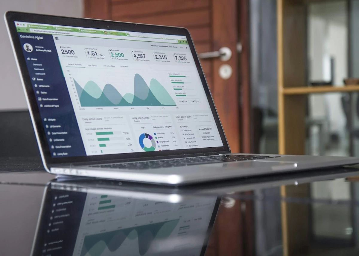 Google Rolls Out Core Algorithm Update, Site Owners Report Ranking Shifts