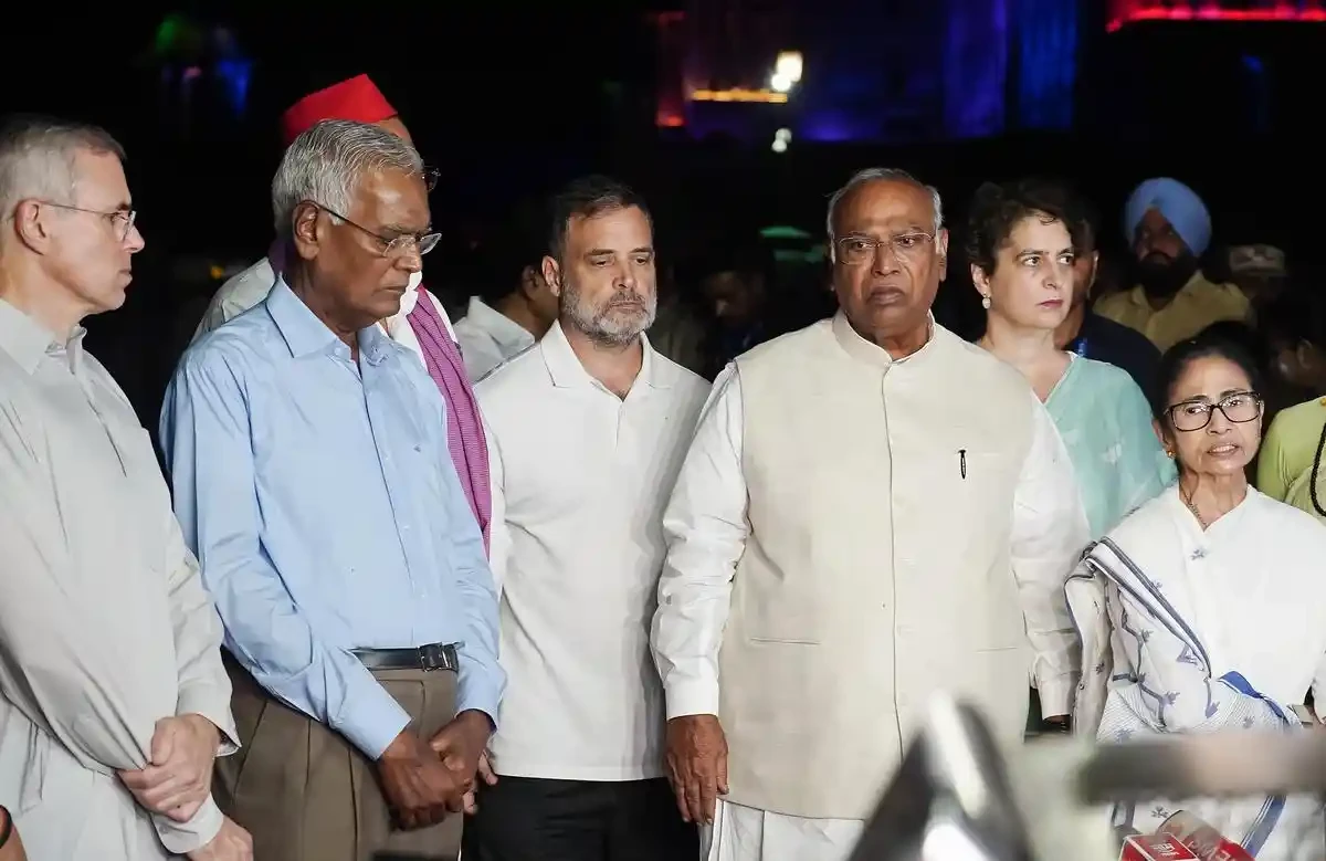 Anti-CEC Protests Intensify in Delhi: Rahul Gandhi Announces Supreme Court March Amid Police Crackdown Allegations