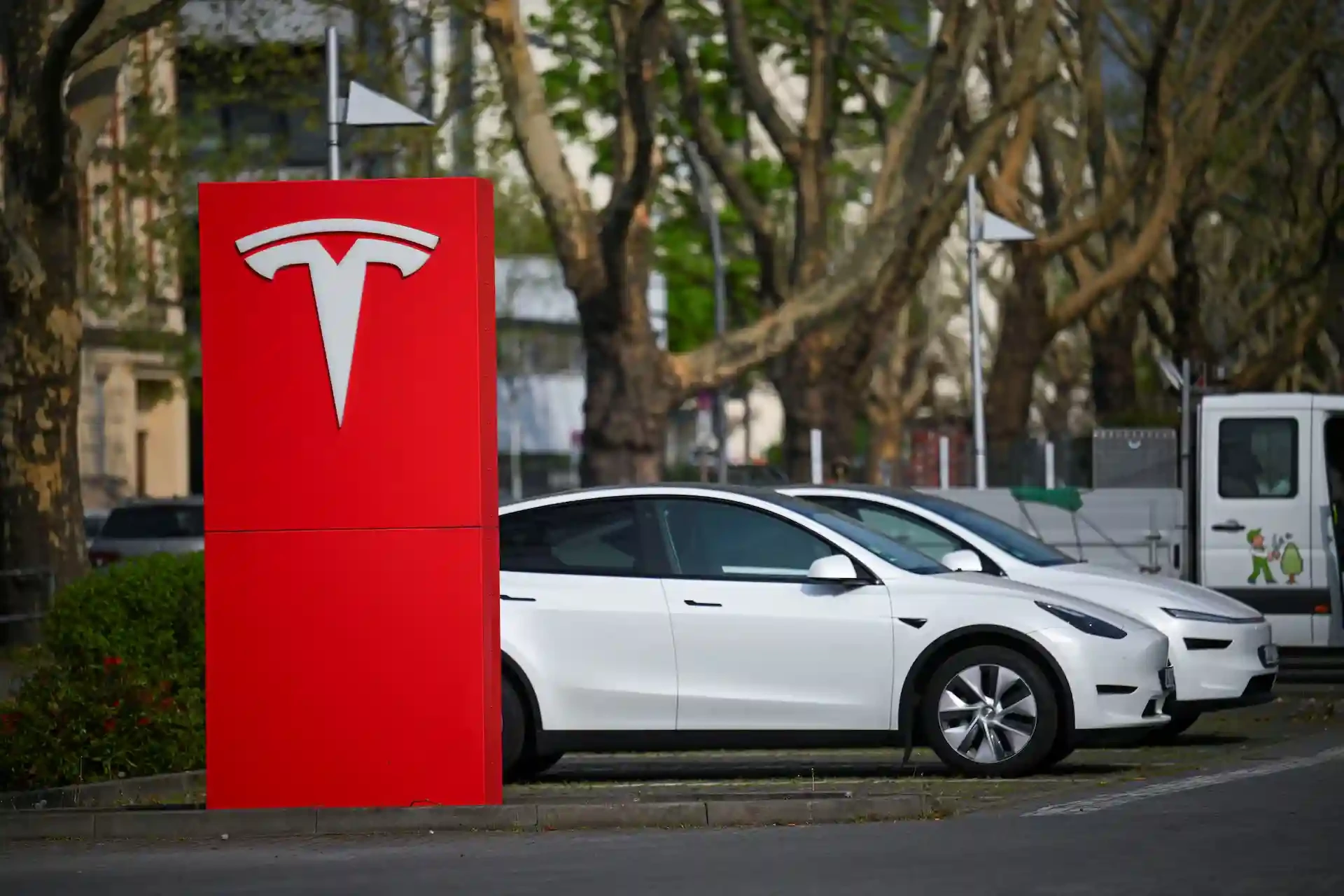Tesla Drops 'Full Self-Driving' Name in Europe, Rebrands as 'Tesla Assisted Driving'
