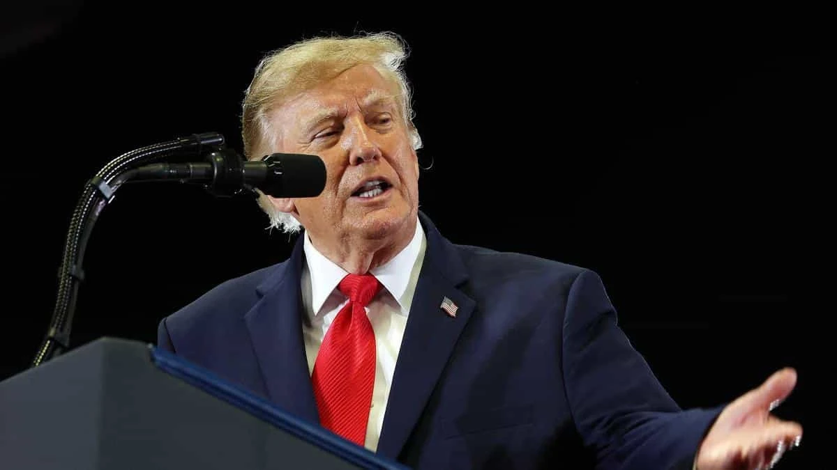 Trump Warns Iran Will Be Hit "Very Hard" If Linked to FlyDubai Copilot Attack on Israel-Bound Flight