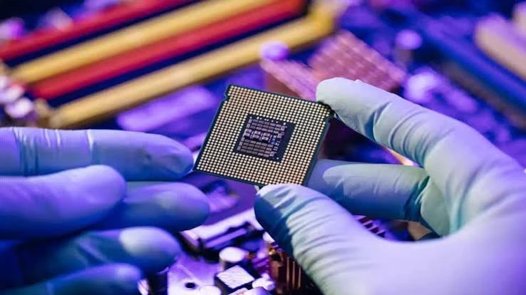 Uttar Pradesh Plans 1,000-Acre Semiconductor Park Near Noida International Airport