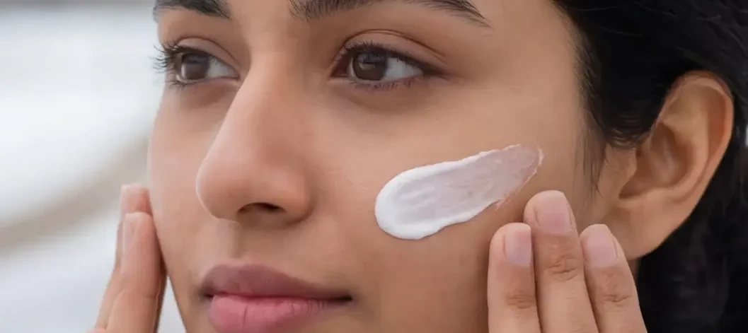 Winter Skin Care in a Smog Season: How to Protect Your Skin Barrier from Cold, Dry Air and Pollution